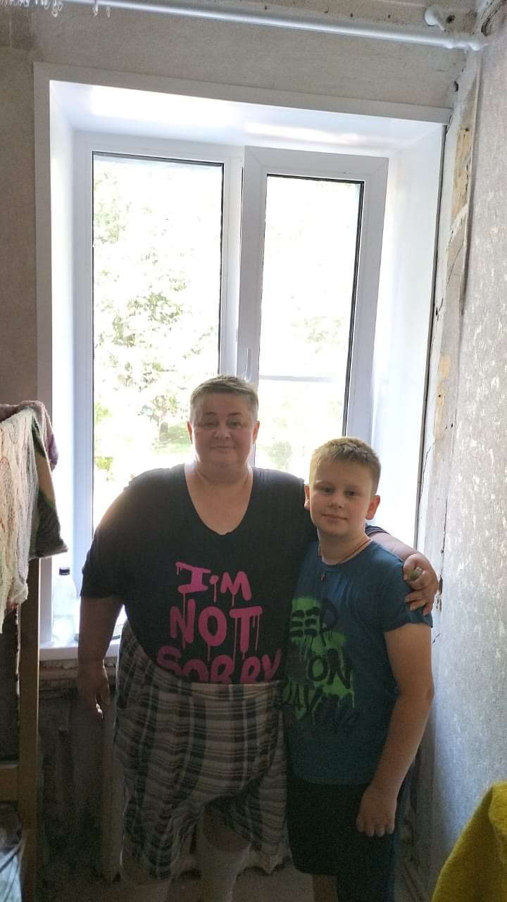 Мама с ребенком получили новое окно